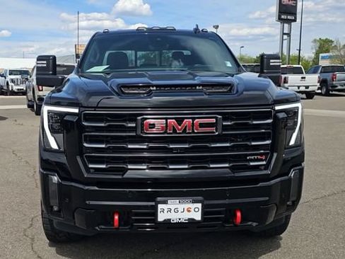 Used 2024 GMC Sierra 2500 AT4 w/ Technology Package AWD/4WD image 3
