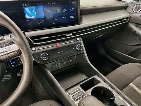 Used 2025 Hyundai Sonata SEL FWD image 25