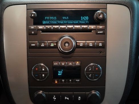 Used 2013 Chevrolet Avalanche LT w/ Suspension Package, Off-Road image 20