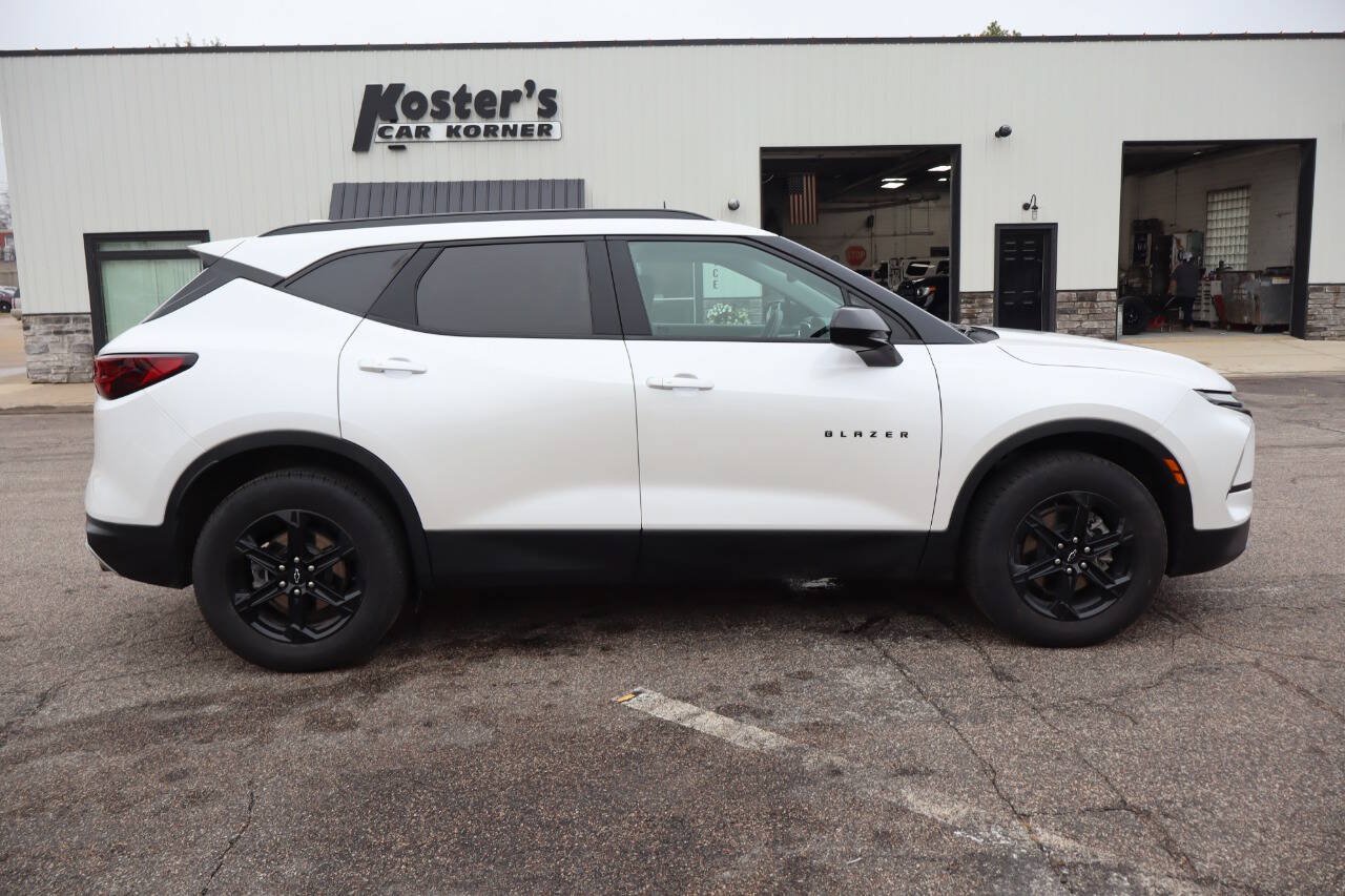 Used 2025 Chevrolet Blazer LT w/ Convenience Package AWD/4WD image 9