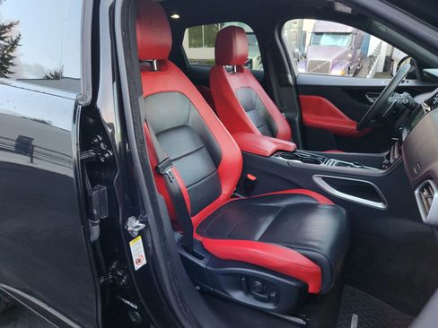 Used 2017 Jaguar F-PACE S image 22