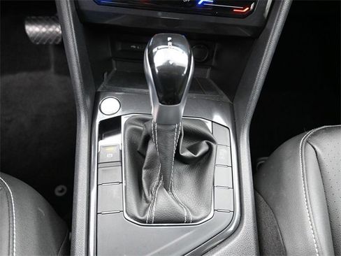 Used 2023 Volkswagen Tiguan SE image 26