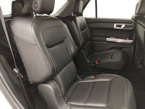 Used 2020 Ford Explorer XLT w/ Equipment Group 202A image 19