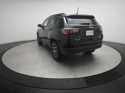 Used 2024 Jeep Compass Latitude AWD/4WD image 33