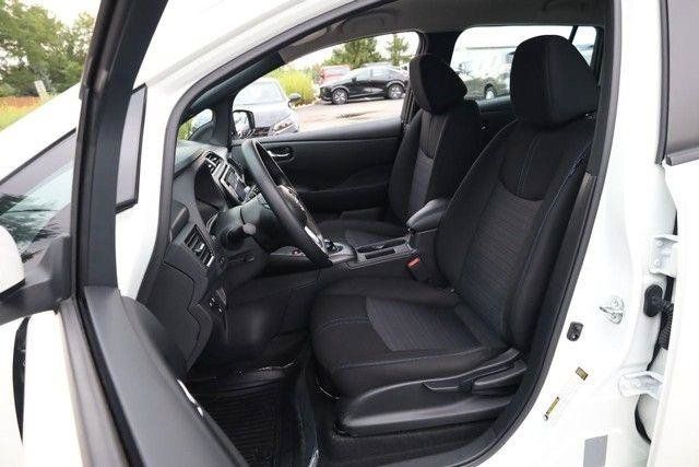 Used 2025 Nissan Leaf S FWD image 8