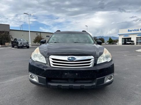 Used 2011 Subaru Outback 2.5i Premium AWD/4WD image 2