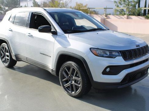 New 2026 Jeep Compass Latitude image 3