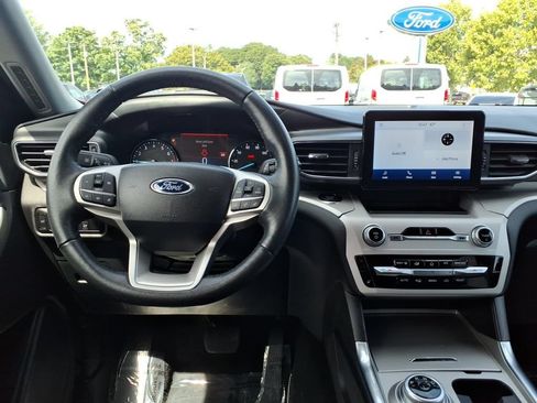 Used 2023 Ford Explorer XLT w/ Equipment Group 202A AWD/4WD image 15