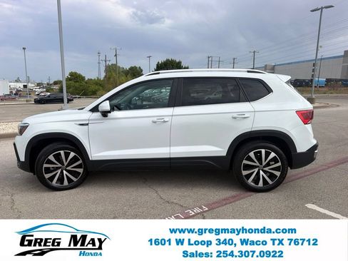 Used 2022 Volkswagen Taos SE FWD image 7