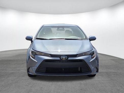Used 2024 Toyota Corolla LE FWD image 2