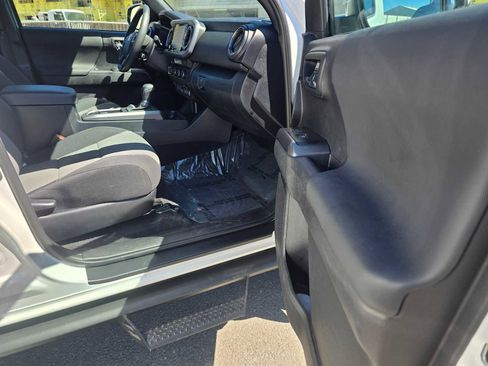 Used 2023 Toyota Tacoma TRD Sport w/ Advanced Technology Package image 10