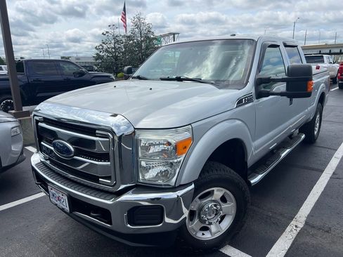Used 2015 Ford F250 XLT w/ XLT Interior Package AWD/4WD image 2