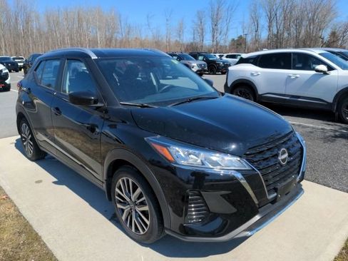 Certified 2024 Nissan Kicks SV FWD image 3