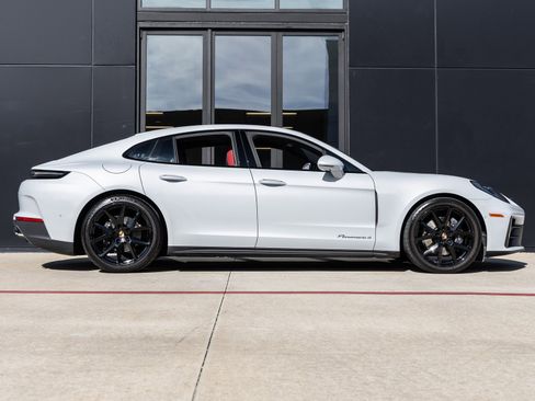 Used 2024 Porsche Panamera 4 image 20