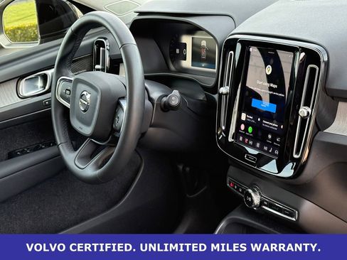 Certified 2023 Volvo XC40 B5 Ultimate w/ Protection Package Premier image 36