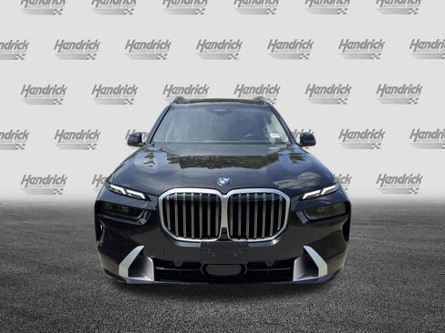Certified 2026 BMW X7 xDrive40i w/ Executive Package AWD/4WD image 3