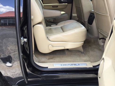 Used 2010 GMC Yukon XL Denali AWD/4WD image 37