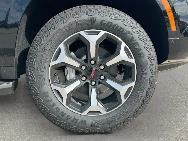 New 2027 GMC Yukon AT4 w/ Technology Package AWD/4WD image 19