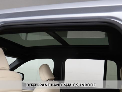 Used 2023 Jeep Grand Cherokee Limited image 4