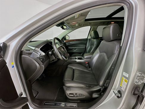 Used 2016 Cadillac SRX Luxury image 21