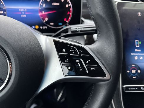 Used 2024 Mercedes-Benz GLC 300 4MATIC image 17