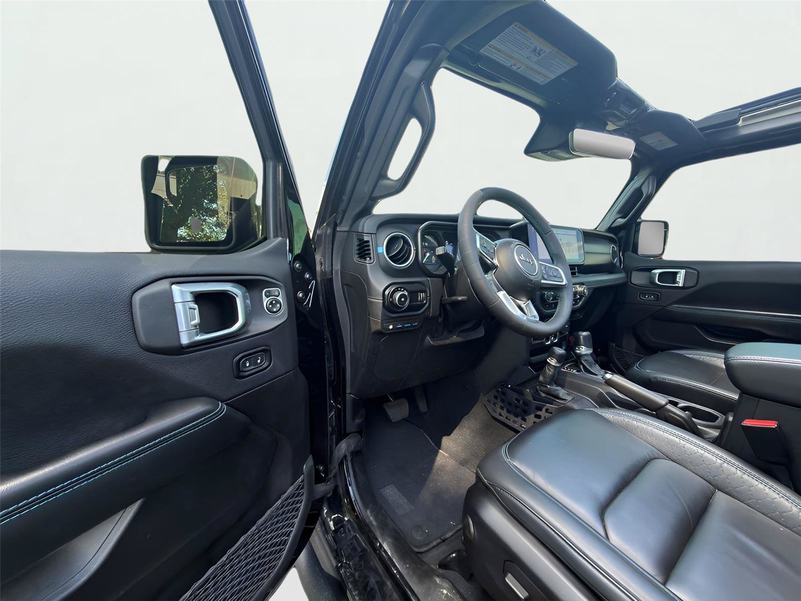 Used 2024 Jeep Wrangler High Altitude AWD/4WD image 16