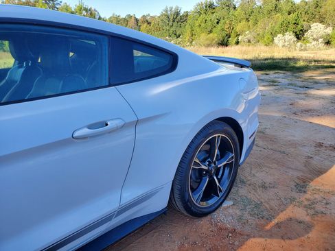 Used 2017 Ford Mustang GT Premium image 19