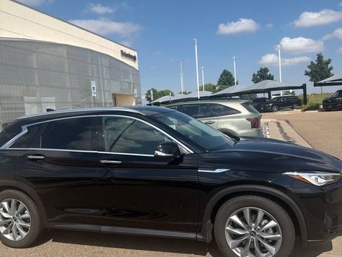 Used 2019 INFINITI QX50 Luxe w/ Navigation Package AWD/4WD image 5