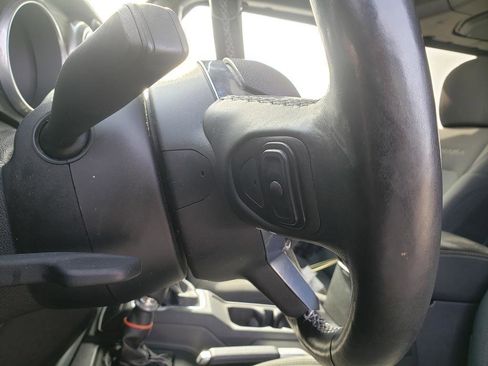 Used 2018 Jeep Wrangler Unlimited Sahara w/ Cold Weather Group image 31