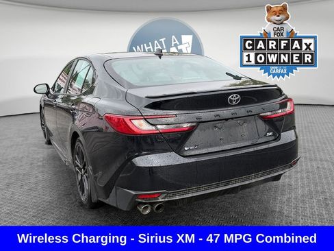 Used 2025 Toyota Camry SE FWD image 6