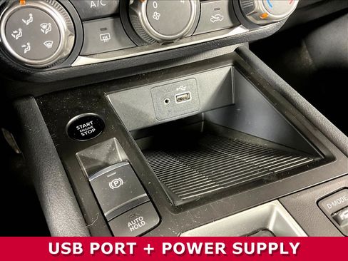 Used 2025 Nissan Kicks S FWD image 13