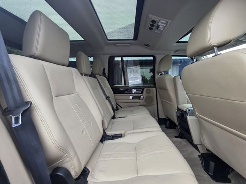 Used 2016 Land Rover LR4 HSE Silver Edition image 12