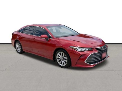 Used 2022 Toyota Avalon XLE FWD image 3