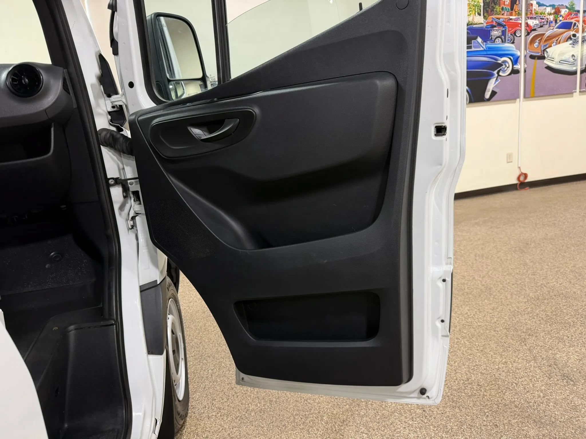 Used 2019 Freightliner Sprinter 144 RWD image 29