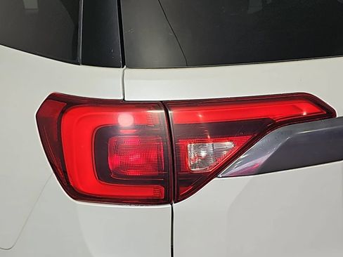 Used 2017 GMC Acadia SLT AWD/4WD image 30