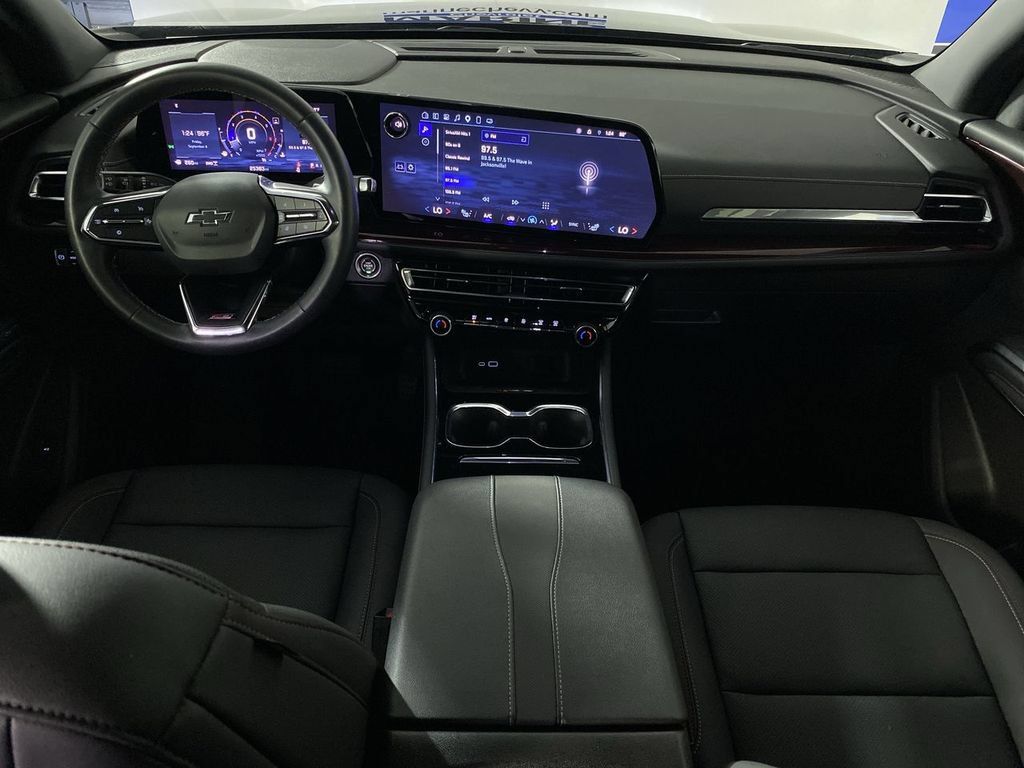 Used 2025 Chevrolet Traverse Z71 w/ Driver Confidence Package AWD/4WD image 26