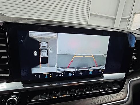 Used 2022 GMC Sierra 1500 SLT w/ SLT Premium Plus Package image 18