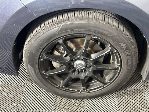 Used 2016 Toyota Corolla LE FWD image 10