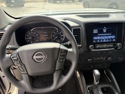 Used 2024 Nissan Frontier SV w/ Technology Package image 14
