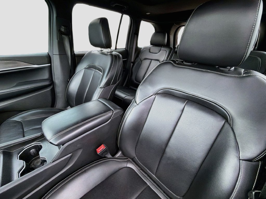 Used 2024 Jeep Grand Cherokee Limited 4xe AWD/4WD image 11