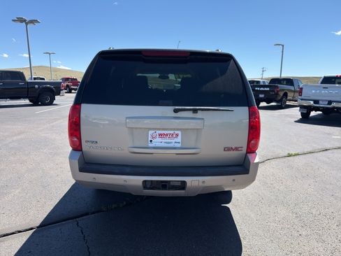 Used 2008 GMC Yukon XL SLT w/ SLT Preferred Equipment Group AWD/4WD image 6