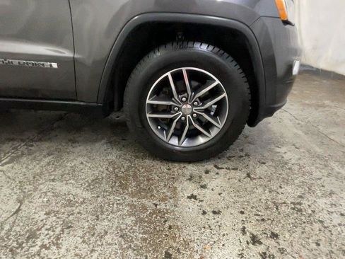 Used 2017 Jeep Grand Cherokee Limited AWD/4WD image 18