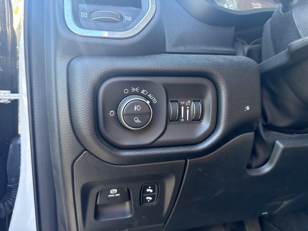 Used 2022 RAM 1500 Laramie AWD/4WD image 16