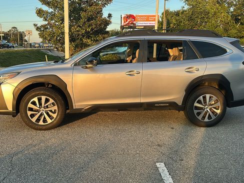 Certified 2025 Subaru Outback Premium w/ Popular Package #1A image 4