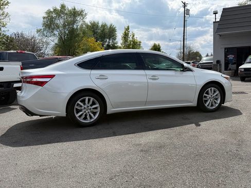 Used 2014 Toyota Avalon XLE Premium FWD image 19