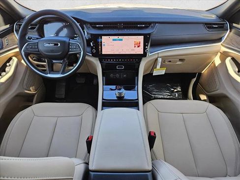 New 2026 Jeep Grand Cherokee Limited RWD image 13