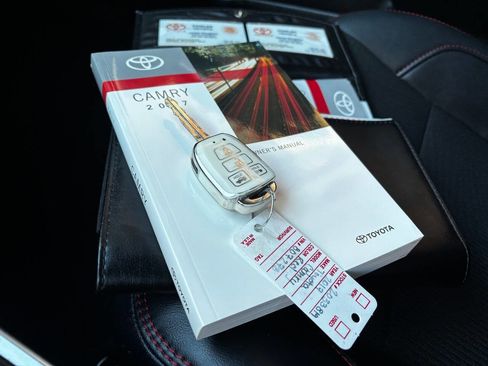 Used 2017 Toyota Camry SE image 23