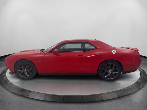 Used 2019 Dodge Challenger R/T RWD image 8