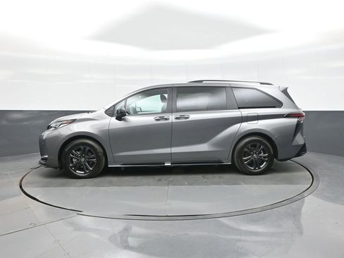 Certified 2026 Toyota Sienna XSE image 6