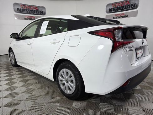 Used 2022 Toyota Prius LE image 5